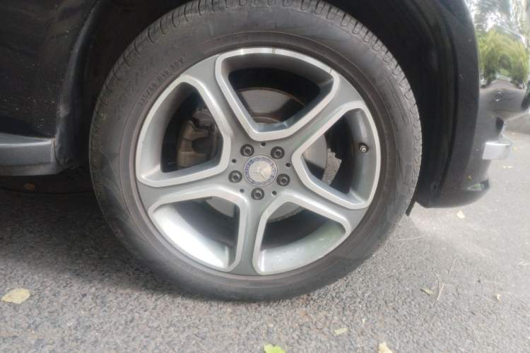 Used Mercedes-Benz GLK-Class 2013 Facelift GLK 300 4MATIC Luxury Edition Right Front Wheel Hub