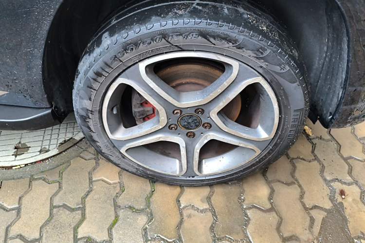 Used Mercedes-Benz GLK-Class 2013 Facelift GLK 300 4MATIC Luxury Edition Right Front Wheel Hub