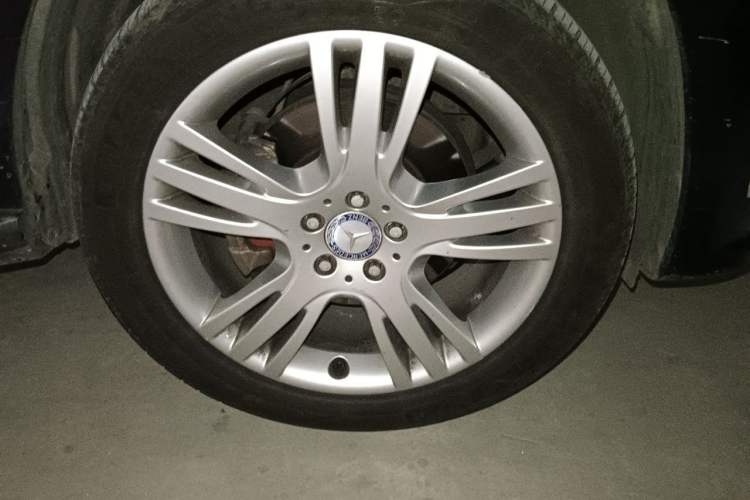 Used Mercedes-Benz GLK-Class 2013 GLK 300 4MATIC Dynamic Edition Right Front Wheel Hub