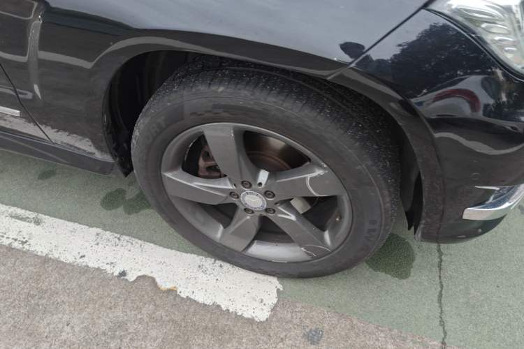 Used Mercedes-Benz GLK-Class 2013 GLK 300 4MATIC Dynamic Sunroof Model Right Front Wheel Hub