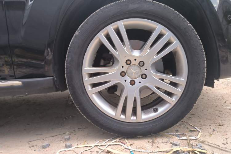 Used Mercedes-Benz GLK-Class 2013 GLK 300 4MATIC Dynamic Edition Right Front Wheel Hub