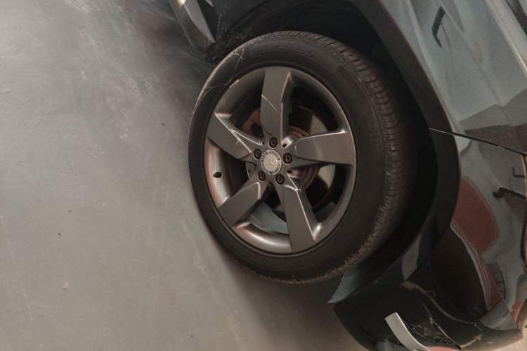 Used Mercedes-Benz GLK-Class 2013 GLK 300 4MATIC Dynamic Sunroof Model Right Front Wheel Hub