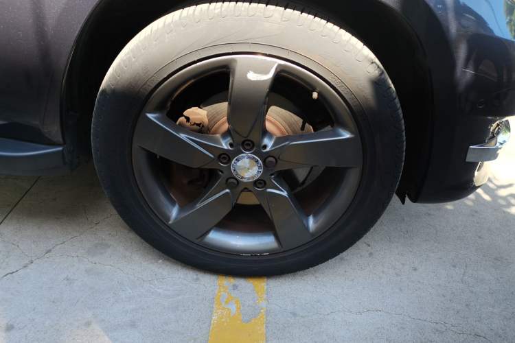 Used Mercedes-Benz GLK-Class 2013 GLK 300 4MATIC Luxury Model Right Front Wheel Hub