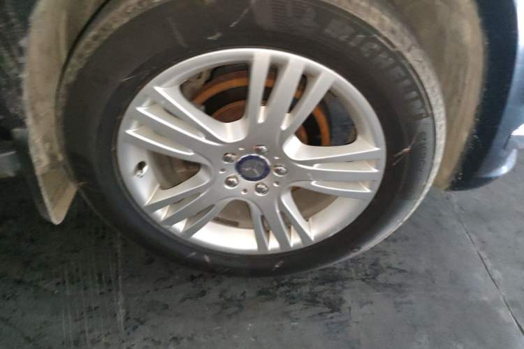 Used Mercedes-Benz GLK-Class 2013 GLK 300 4MATIC Dynamic Edition Right Front Wheel Hub
