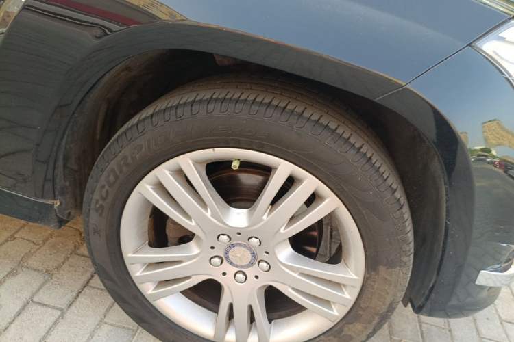 Used Mercedes-Benz GLK-Class 2013 GLK 300 4MATIC Dynamic Edition Right Front Wheel Hub