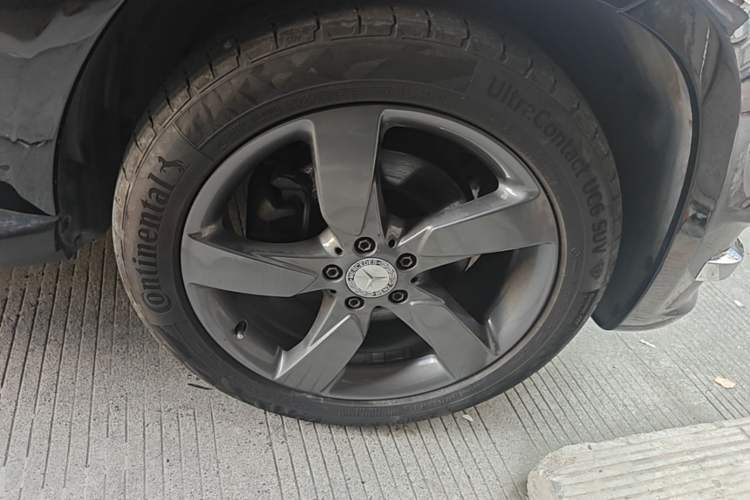 Used Mercedes-Benz GLK-Class 2013 Facelift GLK 300 4MATIC Fashion Edition Right Front Wheel Hub