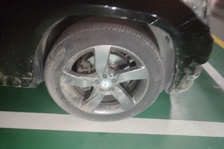 Used Mercedes-Benz GLK-Class 2013 GLK 300 4MATIC Dynamic Sunroof Model Right Front Wheel Hub