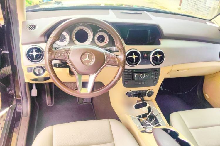 Used Mercedes-Benz GLK-Class 2013 GLK 300 4MATIC Dynamic Sunroof Model Steering Wheel