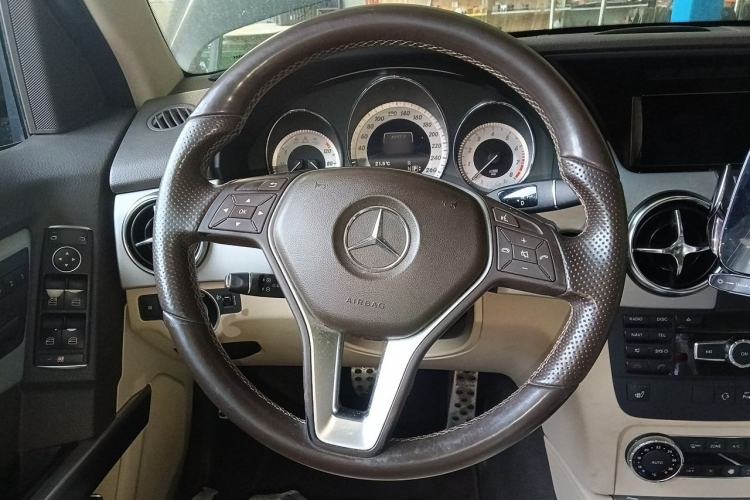 Used Mercedes-Benz GLK-Class 2013 GLK 300 4MATIC Dynamic Sunroof Model Steering Wheel