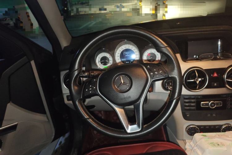Used Mercedes-Benz GLK-Class 2013 GLK 300 4MATIC Dynamic Sunroof Model Steering Wheel