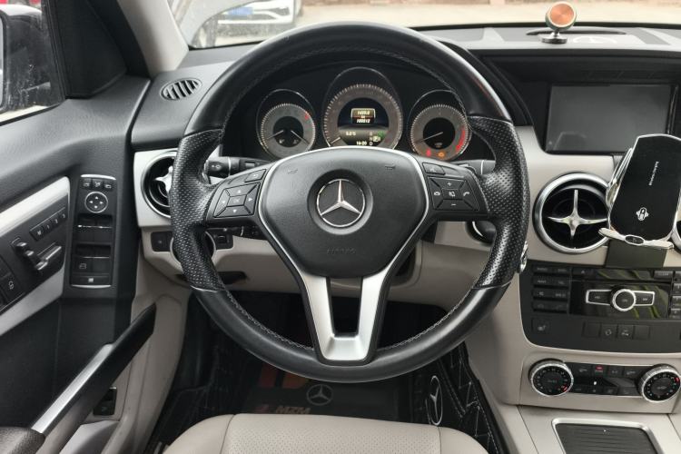 Used Mercedes-Benz GLK-Class 2013 GLK 300 4MATIC Dynamic Sunroof Model Steering Wheel