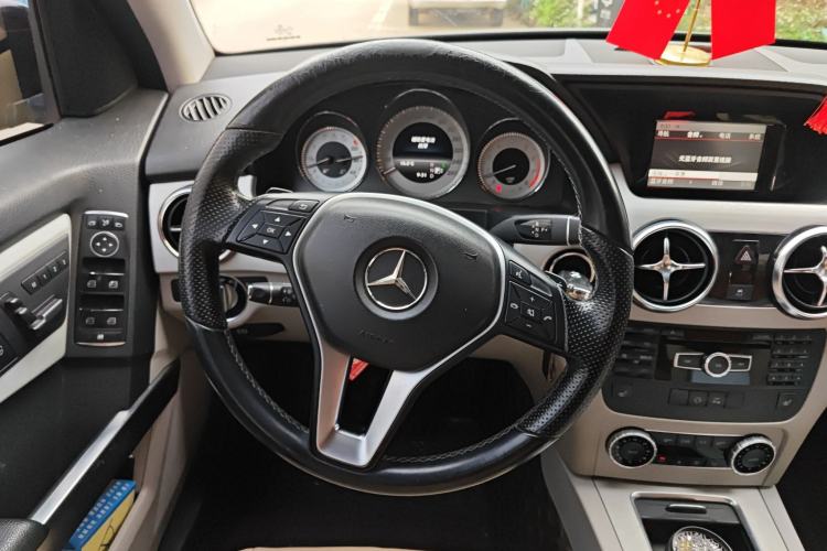 Used Mercedes-Benz GLK-Class 2013 GLK 300 4MATIC Dynamic Sunroof Model Steering Wheel
