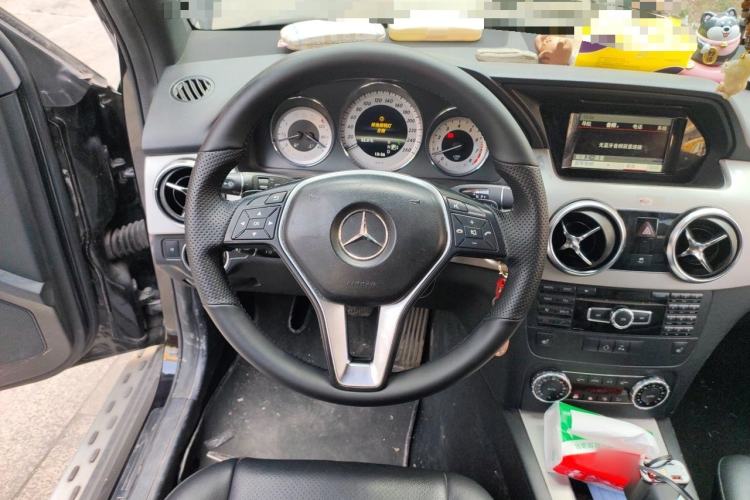 Used Mercedes-Benz GLK-Class 2013 GLK 300 4MATIC Dynamic Sunroof Model Steering Wheel