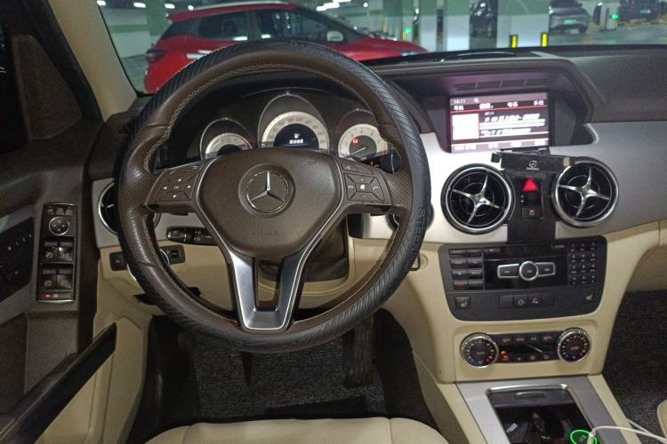 Used Mercedes-Benz GLK-Class 2013 GLK 300 4MATIC Dynamic Edition Steering Wheel
