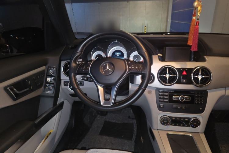 Used Mercedes-Benz GLK-Class 2013 GLK 300 4MATIC Dynamic Edition Steering Wheel