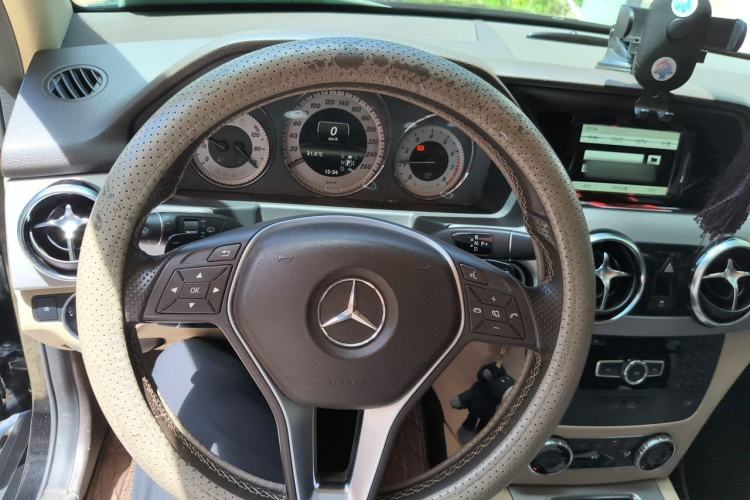 Used Mercedes-Benz GLK-Class 2013 GLK 300 4MATIC Dynamic Edition Steering Wheel