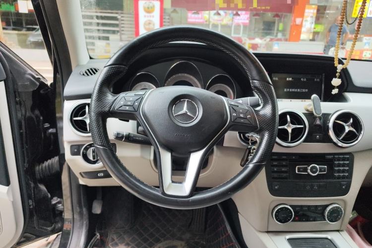 Used Mercedes-Benz GLK-Class 2013 GLK 300 4MATIC Dynamic Sunroof Model Steering Wheel