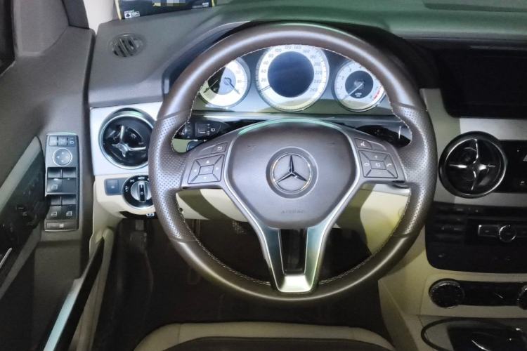 Used Mercedes-Benz GLK-Class 2013 GLK 300 4MATIC Dynamic Sunroof Model Steering Wheel