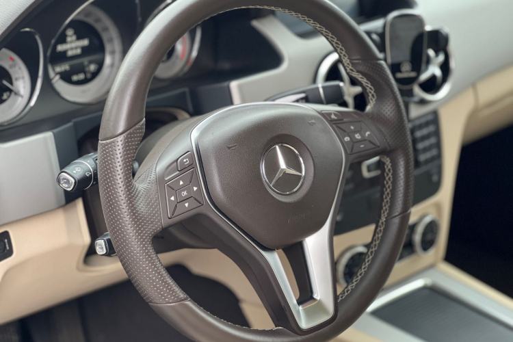 Used Mercedes-Benz GLK-Class 2013 GLK 300 4MATIC Dynamic Sunroof Model Steering Wheel