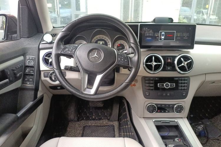 Used Mercedes-Benz GLK-Class 2013 GLK 300 4MATIC Dynamic Edition Steering Wheel