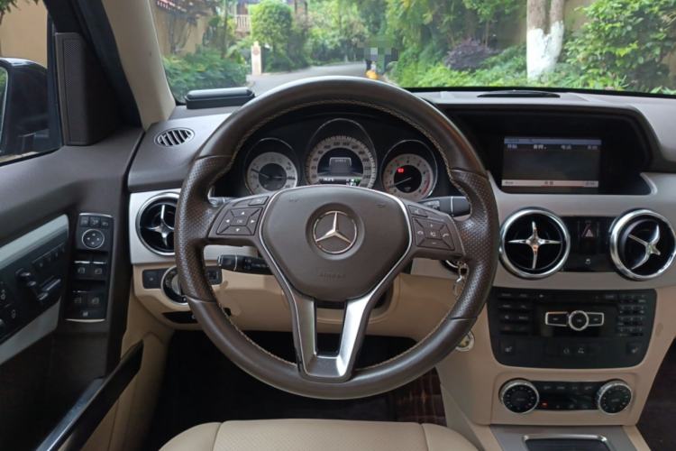 Used Mercedes-Benz GLK-Class 2013 GLK 300 4MATIC Dynamic Edition Steering Wheel