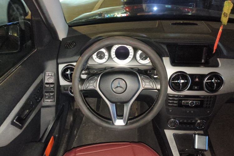 Used Mercedes-Benz GLK-Class 2013 GLK 300 4MATIC Dynamic Edition Steering Wheel