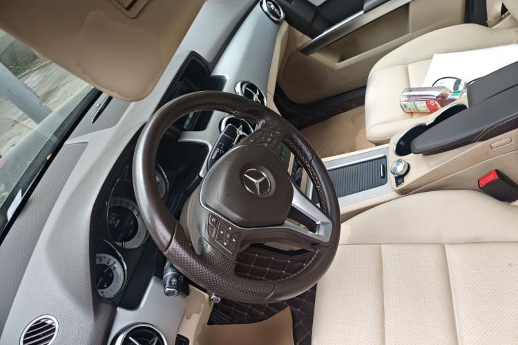 Used Mercedes-Benz GLK-Class 2013 GLK 300 4MATIC Dynamic Sunroof Model Steering Wheel