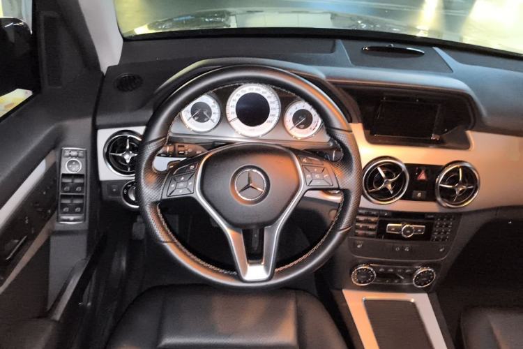 Used Mercedes-Benz GLK-Class 2013 Facelift GLK 300 4MATIC Fashion Edition Steering Wheel