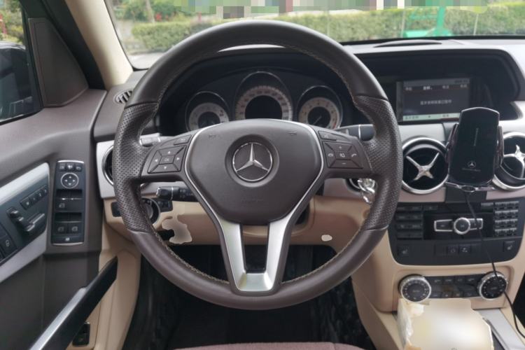 Used Mercedes-Benz GLK-Class 2013 GLK 300 4MATIC Dynamic Sunroof Model Steering Wheel