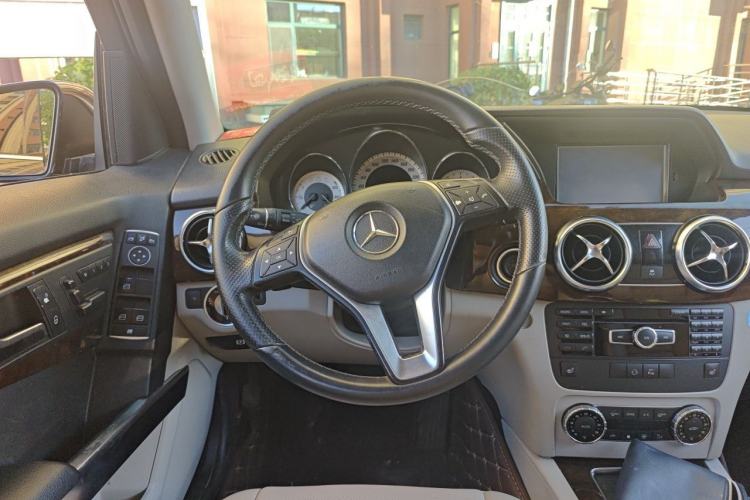 Used Mercedes-Benz GLK-Class 2013 GLK 300 4MATIC Dynamic Edition Steering Wheel