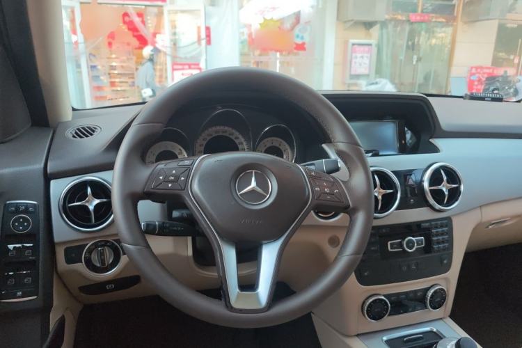 Used Mercedes-Benz GLK-Class 2013 GLK 300 4MATIC Dynamic Sunroof Model Steering Wheel