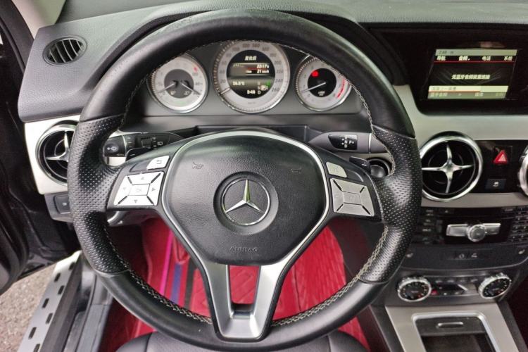 Used Mercedes-Benz GLK-Class 2013 Facelift GLK 300 4MATIC Fashion Edition Steering Wheel