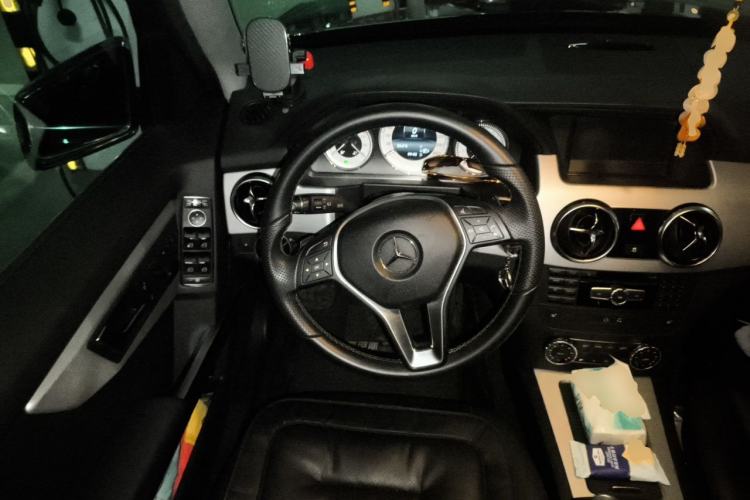 Used Mercedes-Benz GLK-Class 2013 GLK 300 4MATIC Dynamic Sunroof Model Steering Wheel