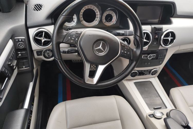 Used Mercedes-Benz GLK-Class 2013 GLK 300 4MATIC Dynamic Sunroof Model Steering Wheel