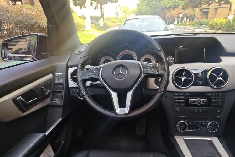 Used Mercedes-Benz GLK-Class 2013 Facelift GLK 300 4MATIC Fashion Edition Steering Wheel