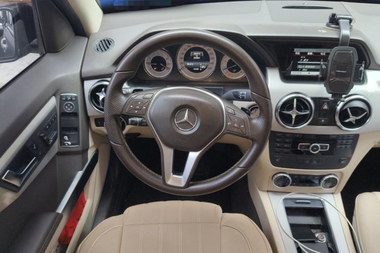 Used Mercedes-Benz GLK-Class 2013 Facelift GLK 300 4MATIC Fashion Edition Steering Wheel