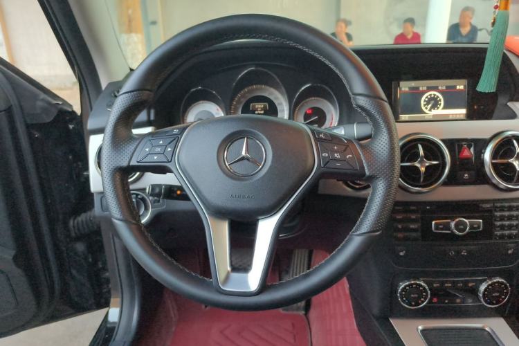 Used Mercedes-Benz GLK-Class 2013 GLK 300 4MATIC Dynamic Edition Steering Wheel