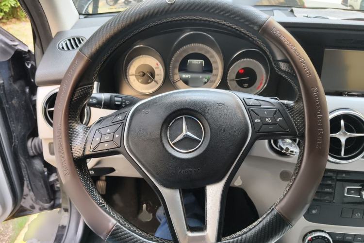 Used Mercedes-Benz GLK-Class 2013 GLK 300 4MATIC Dynamic Sunroof Model Steering Wheel
