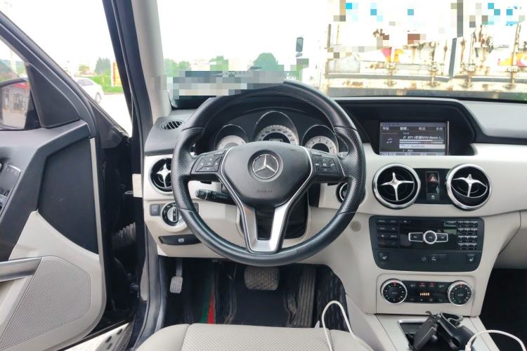 Used Mercedes-Benz GLK-Class 2013 GLK 300 4MATIC Dynamic Edition Steering Wheel