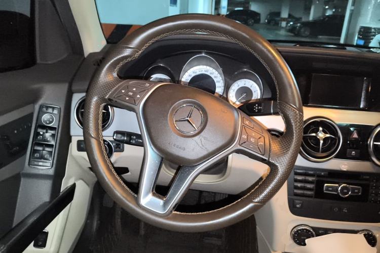 Used Mercedes-Benz GLK-Class 2013 GLK 300 4MATIC Dynamic Sunroof Model Steering Wheel