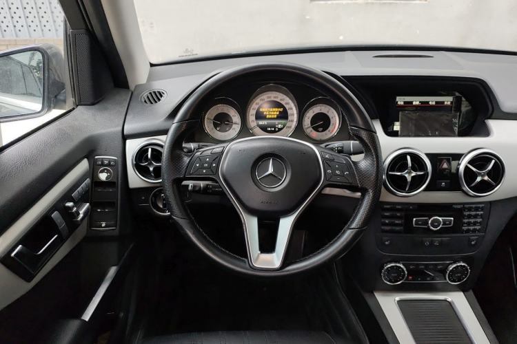 Used Mercedes-Benz GLK-Class 2013 GLK 300 4MATIC Dynamic Sunroof Model Steering Wheel