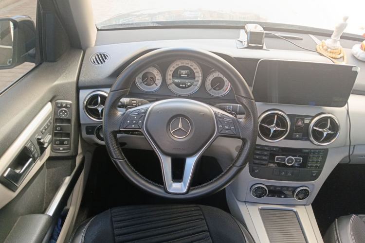 Used Mercedes-Benz GLK-Class 2013 Facelift GLK 300 4MATIC Fashion Edition Steering Wheel