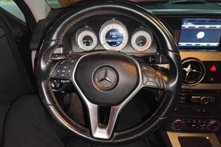 Used Mercedes-Benz GLK-Class 2013 GLK 300 4MATIC Dynamic Edition Steering Wheel