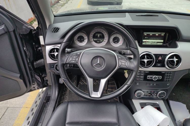 Used Mercedes-Benz GLK-Class 2013 GLK 300 4MATIC Dynamic Sunroof Model Steering Wheel