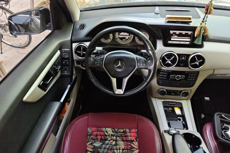 Used Mercedes-Benz GLK-Class 2013 GLK 300 4MATIC Dynamic Edition Steering Wheel