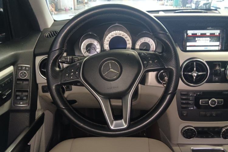Used Mercedes-Benz GLK-Class 2013 GLK 300 4MATIC Dynamic Sunroof Model Steering Wheel