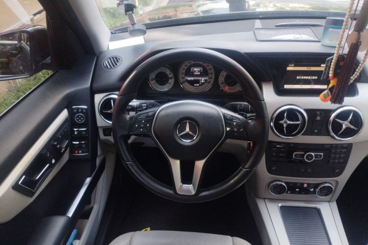 Used Mercedes-Benz GLK-Class 2013 GLK 300 4MATIC Dynamic Sunroof Model Steering Wheel