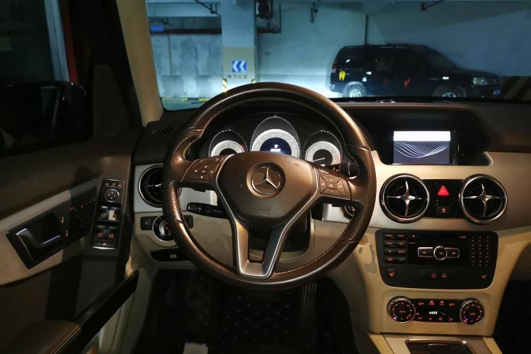 Used Mercedes-Benz GLK-Class 2013 GLK 300 4MATIC Dynamic Edition Steering Wheel