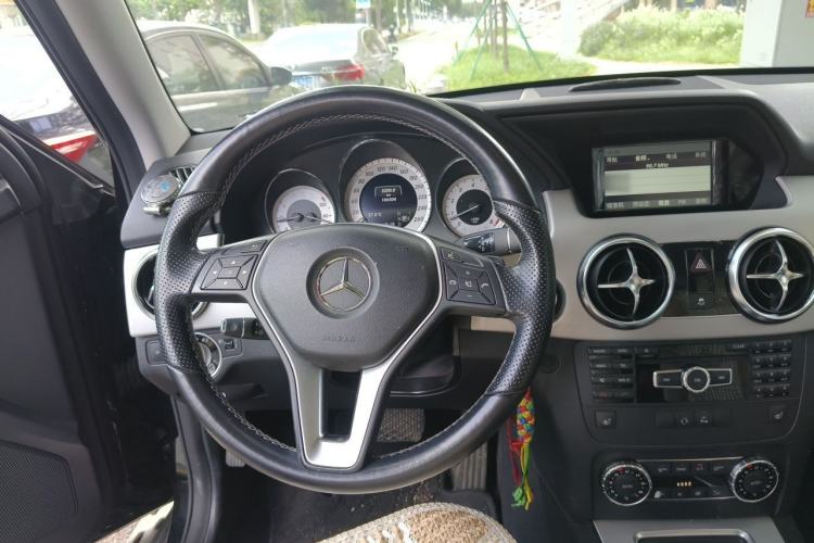 Used Mercedes-Benz GLK-Class 2013 GLK 300 4MATIC Dynamic Sunroof Model Steering Wheel