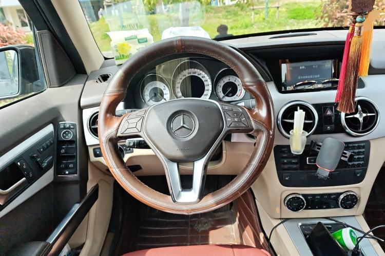 Used Mercedes-Benz GLK-Class 2013 GLK 300 4MATIC Dynamic Edition Steering Wheel